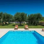 Pomer * بولا