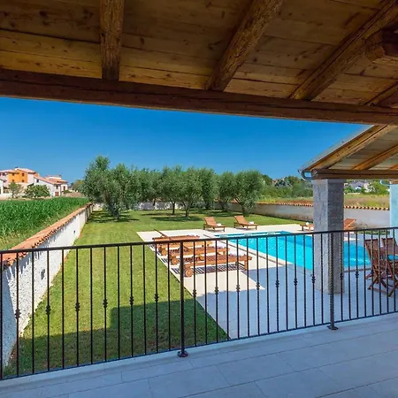 Casa de Férias Pomer *