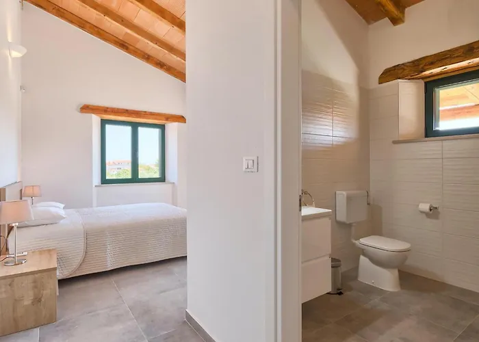 بيت للعطل Pomer